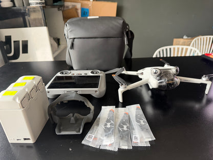 DJI Mini 4 Pro Fly More Plus Combo / Pre Owned