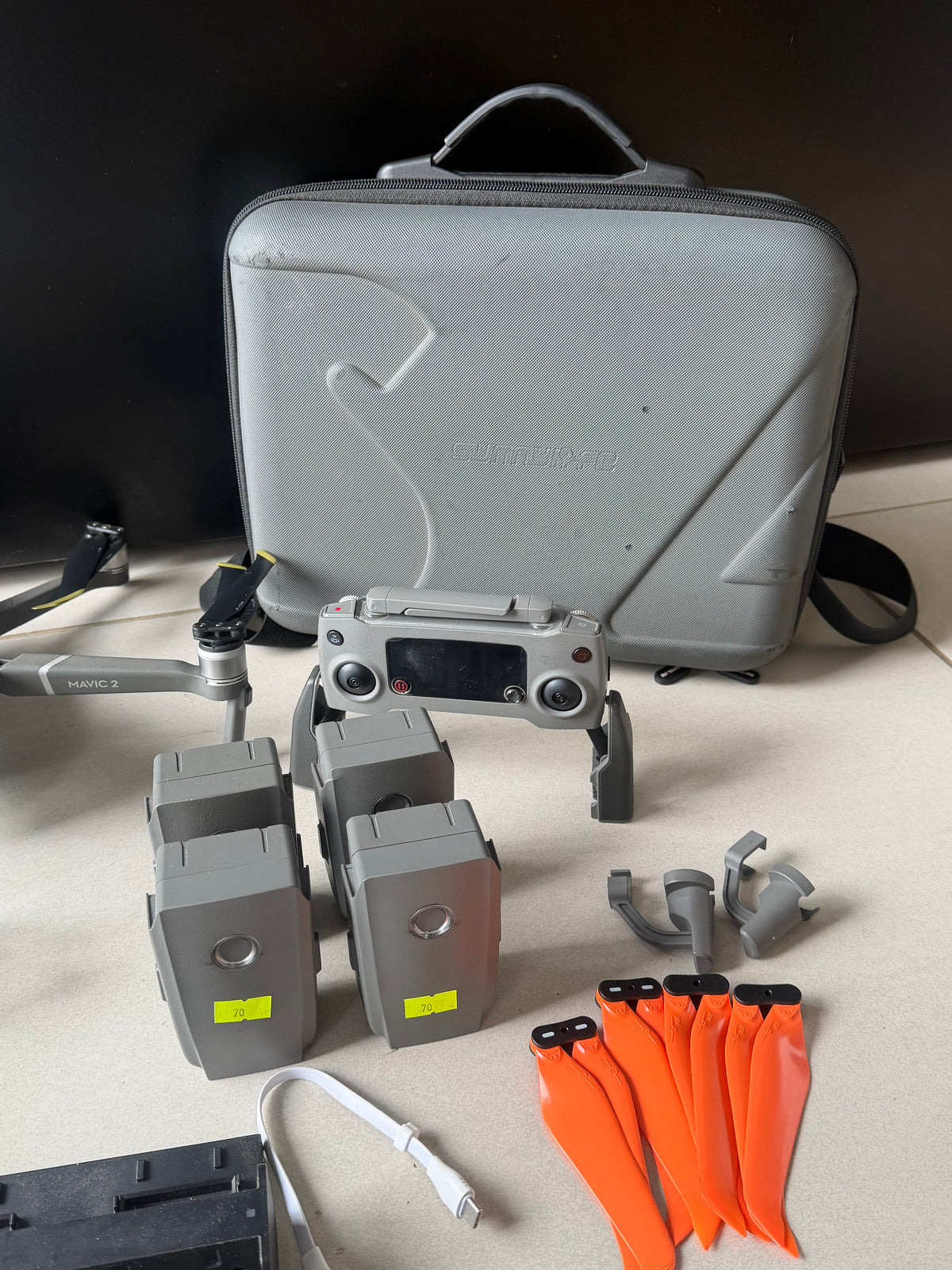 DJI Mavic 2 Zoom with 4 Batteries / Pre Owned