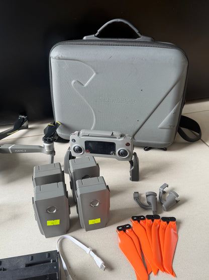 DJI Mavic 2 Zoom with 4 Batteries / Pre Owned