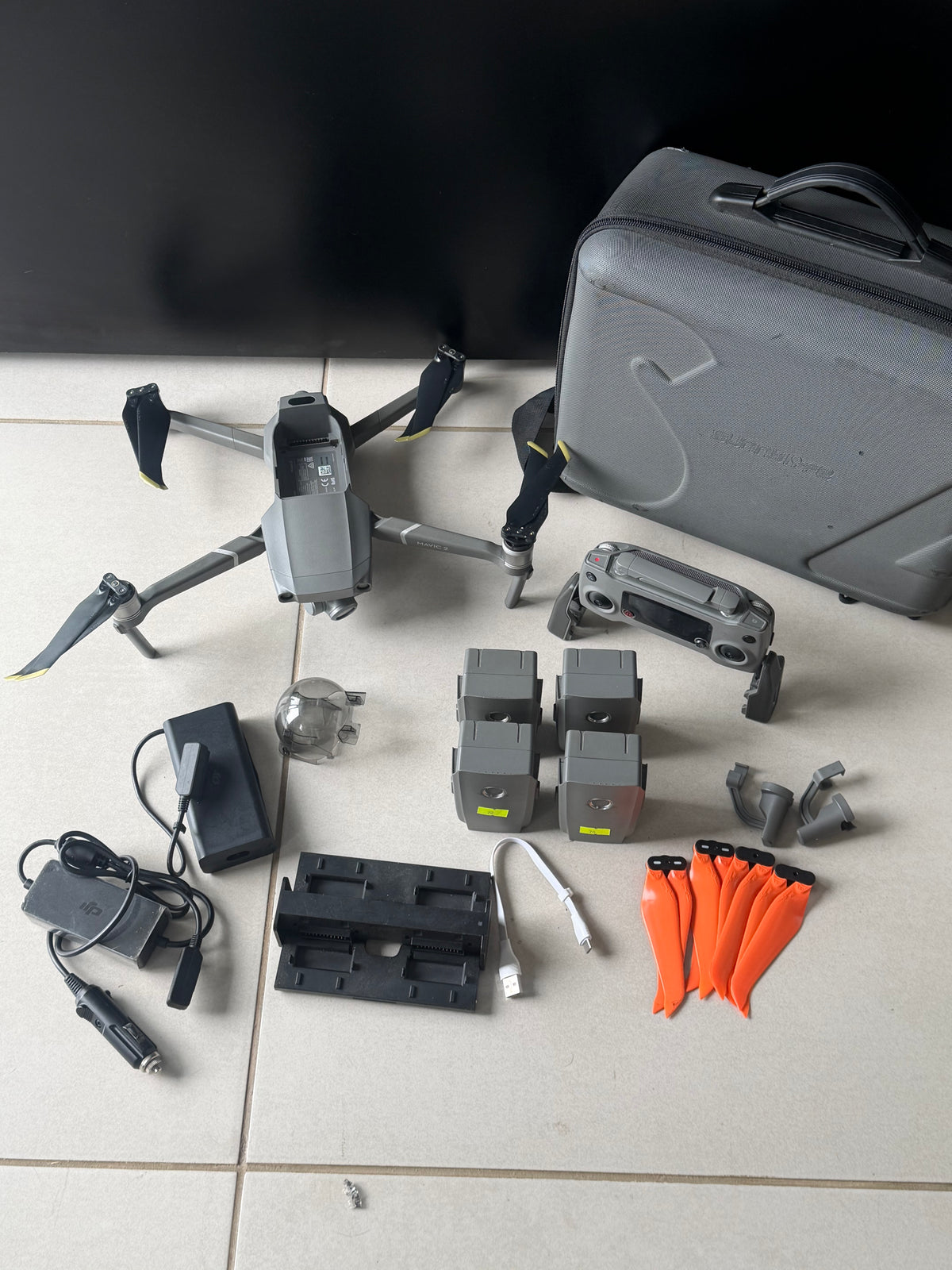 DJI Mavic 2 Zoom with 4 Batteries / Pre Owned