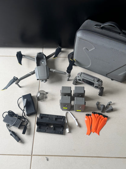 DJI Mavic 2 Zoom with 4 Batteries / Pre Owned