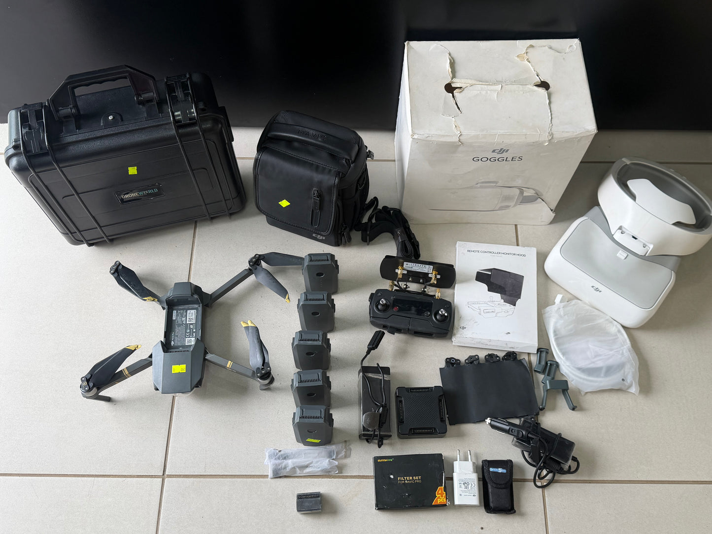 DJI MAVIC PRO WITH 5 BATTERIES AND GOGGLES / PRE OWNED